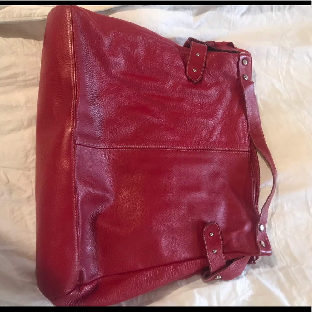 Handbags - Picture 2 of 7